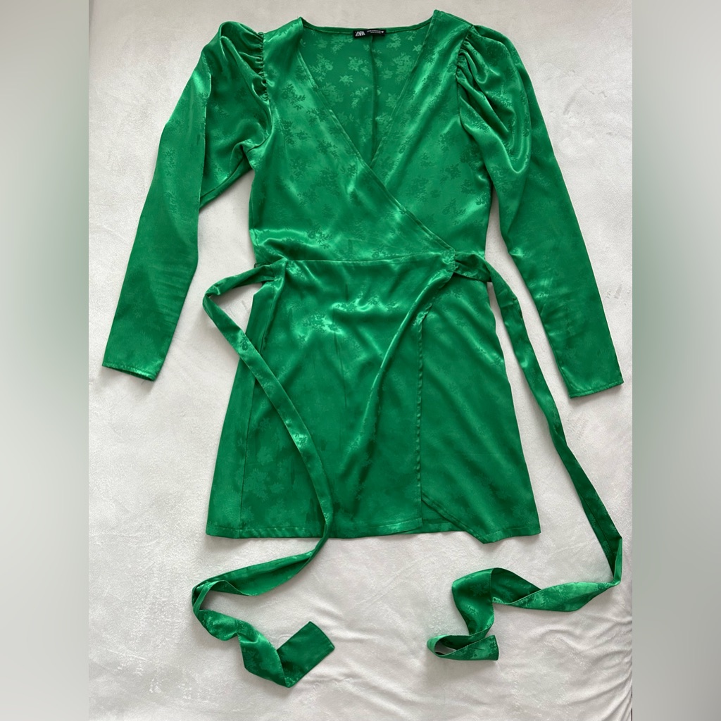Short Green Satin Tie Dress. With Floral Pattern And Long Sleeve. From Zara.
